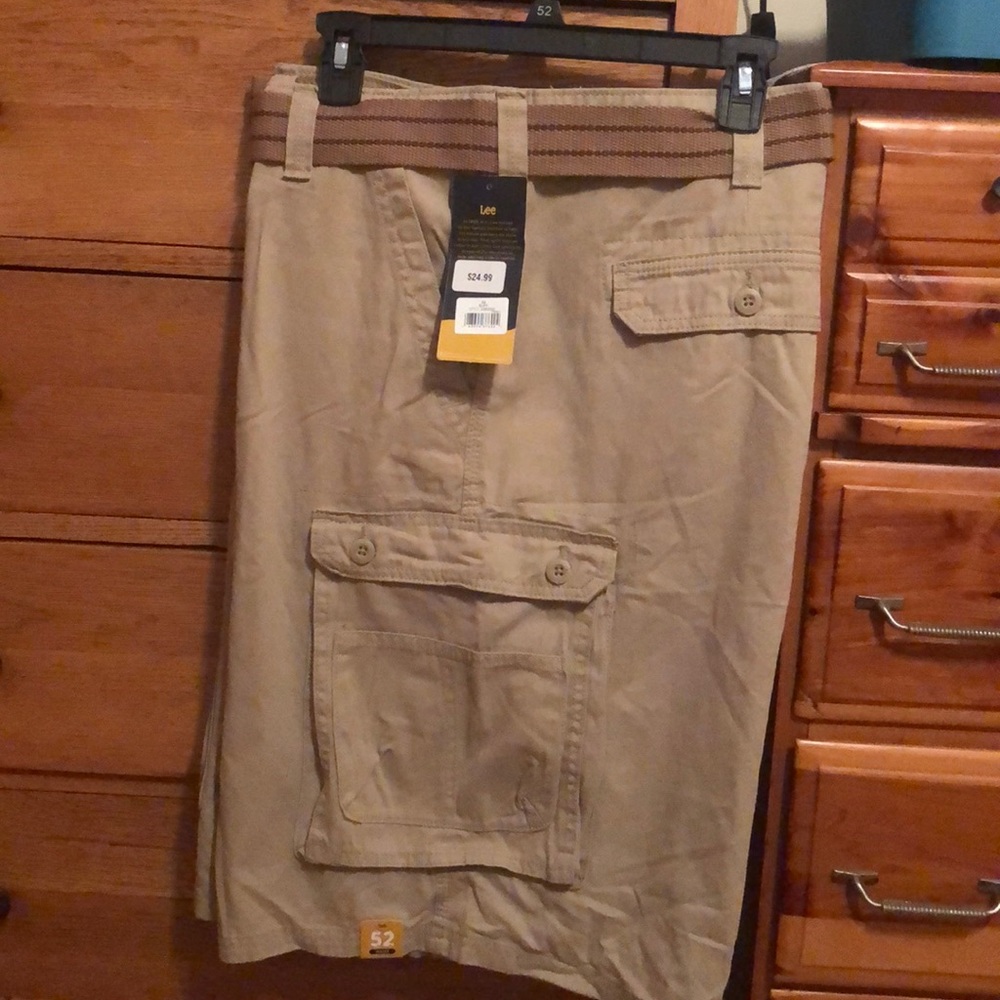 Men’s Lee Cargo Shorts with belt
